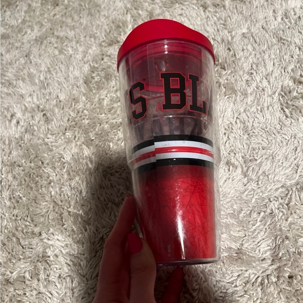 Tervis Chicago Blackhawks Tumbler with red lid - Picture 5 of 7